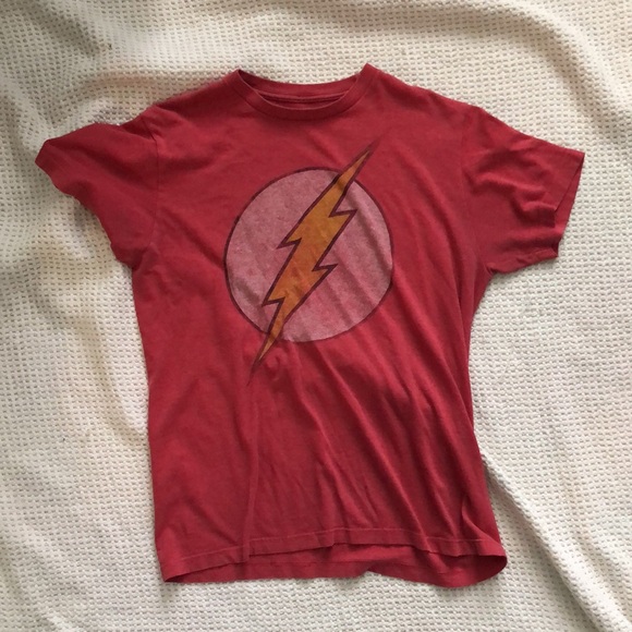 5 Shirts for 10 H&M Vintage Graphic Tees - Picture 4 of 8